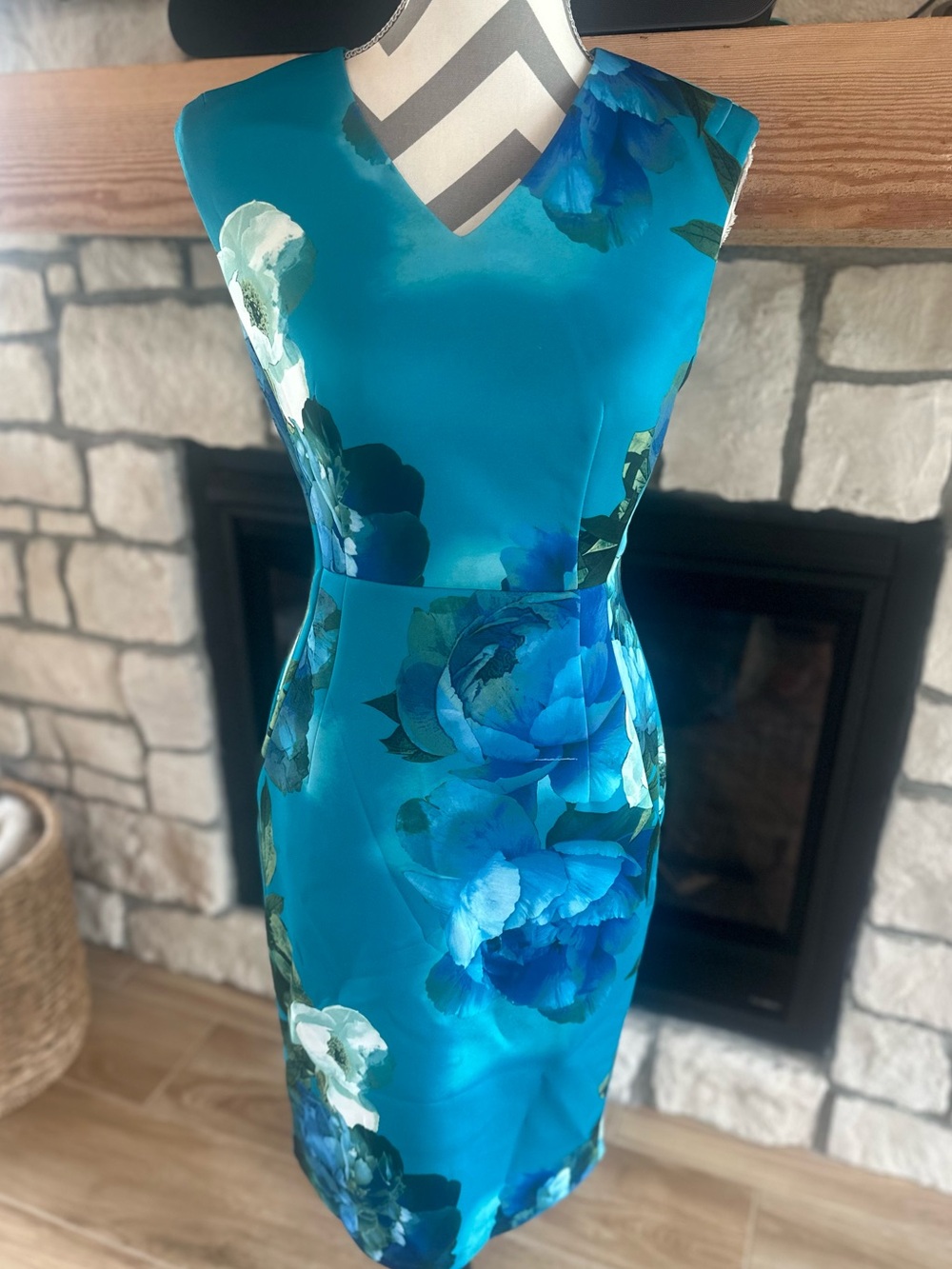 Calvin Klein Blue Floral Sheath Dress – Size 4 - Picture 2 of 7
